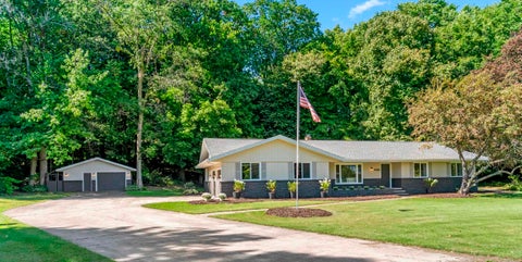 Photo of W3828 HIGHVIEW Drive, APPLETON, WI 54913 (MLS # 50332643)