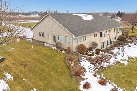 Photo of 4207 LOST DAUPHIN Road, DE PERE, WI 54115 (MLS # 50319910)