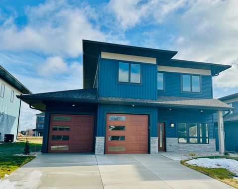 Photo of 383 N WILSON Street, KIMBERLY, WI 54136 (MLS # 50319846)