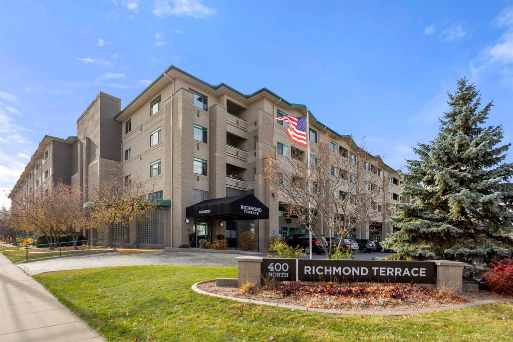 Photo of 400 N RICHMOND Street #430, APPLETON, WI 54911 (MLS # 50318059)