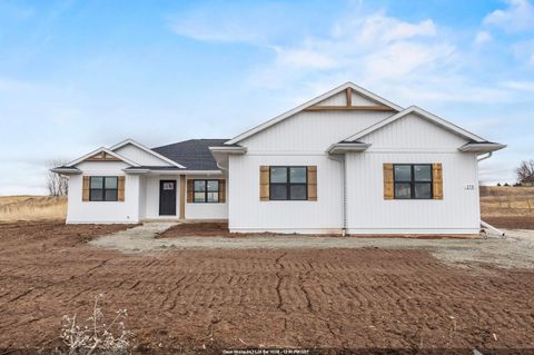 Photo of W173 MEADOW RIDGE Trail, KAUKAUNA, WI 54130 (MLS # 50320555)