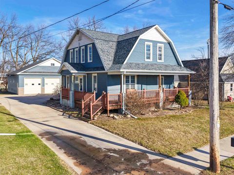 Photo of 300 N MAPLE Street, BLACK CREEK, WI 54106 (MLS # 50323589)