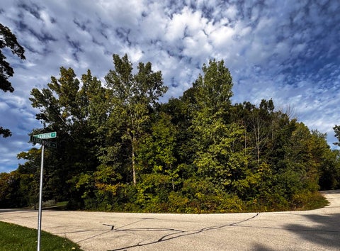 Photo of 5 OAKRIDGE Court, FOND DU LAC, WI 54937 (MLS # 50333067)