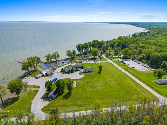 ADDRESS PRIVATE, LITTLE SUAMICO, WI 54141 - Image 58b9be752c7d7a8bdcd2eed4ae7ccc5d/1697506438