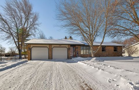 Photo of 1403 ORLANDO Drive, GREEN BAY, WI 54313 (MLS # 50320258)