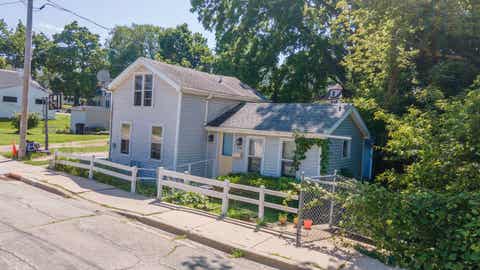 Photo of 114 WASHINGTON Street, RIPON, WI 54971 (MLS # 50330674)