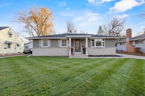 Photo of 1437 E GLENDALE Avenue, APPLETON, WI 54911 (MLS # 50321473)