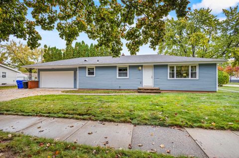 Photo of 2618 S WALDEN Avenue, APPLETON, WI 54915 (MLS # 50318361)