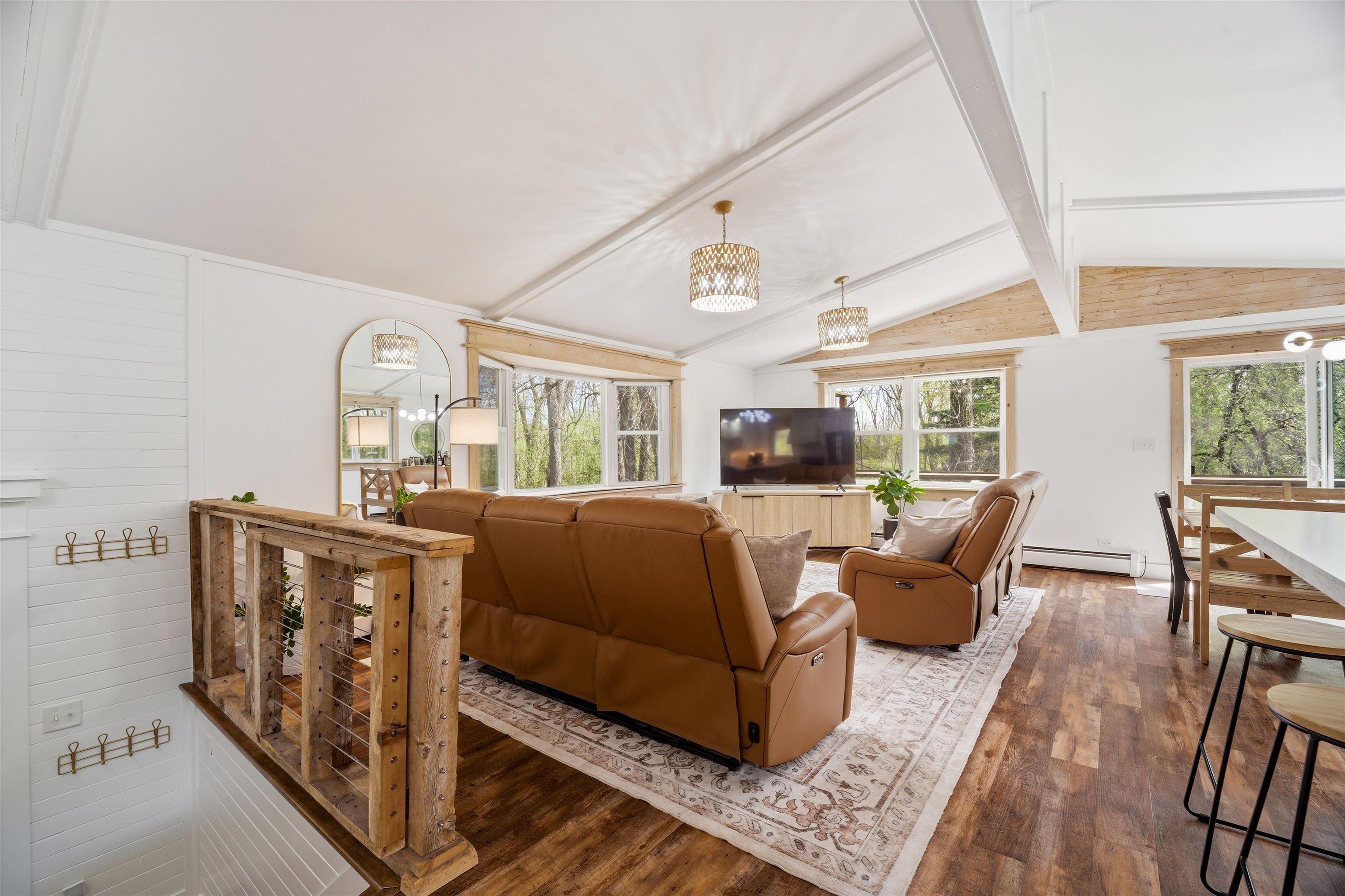 W6395 LAKEVIEW Court