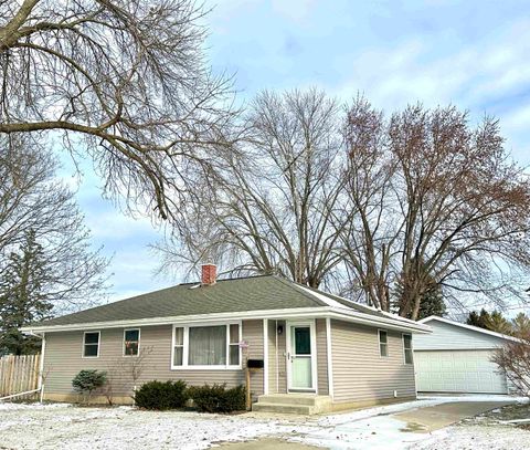 Photo of 71 S SALLIE Avenue, FOND DU LAC, WI 54935 (MLS # 50320184)