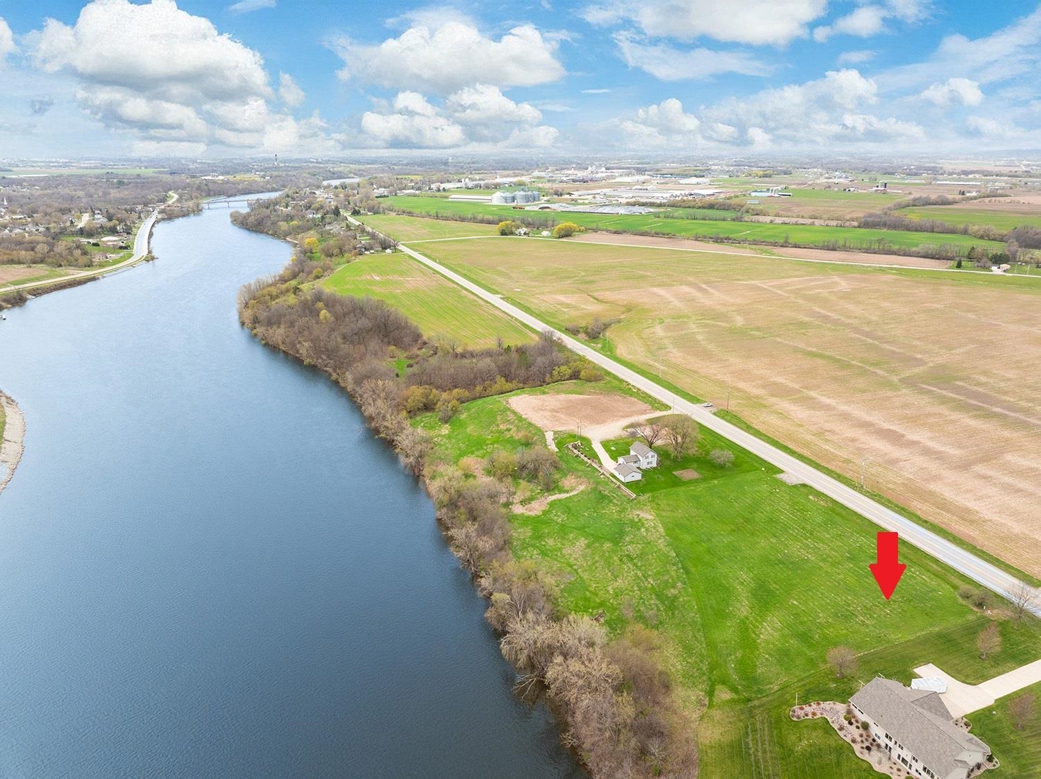 4225 LOST DAUPHIN Road 1