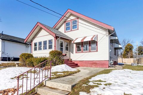 Photo of 1012 GREEN Street, MANITOWOC, WI 54220 (MLS # 50319402)