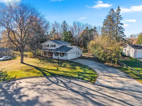 Photo of 1485 W MARHILL Road, GREEN BAY, WI 54313 (MLS # 50318332)