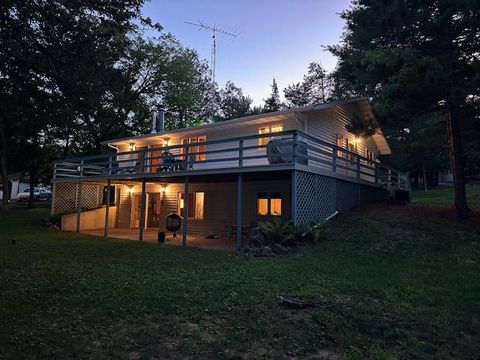 Photo of N260 3RD Court, COLOMA, WI 54930 (MLS # 50312386)