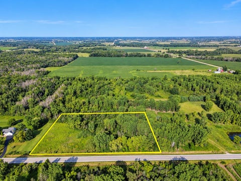 Photo of N9155 COUNTY RD U, SEYMOUR, WI 54165 (MLS # 50332982)