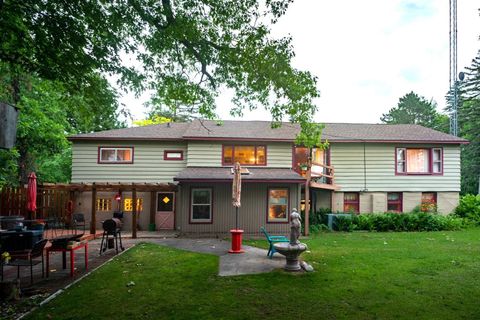 Photo of 3350 BONNIE BAY Court, STEVENS POINT, WI 54481 (MLS # 50276815)