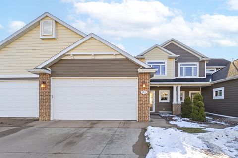 Photo of 1713 OAK HOLLOW Lane, NEENAH, WI 54956 (MLS # 50321693)