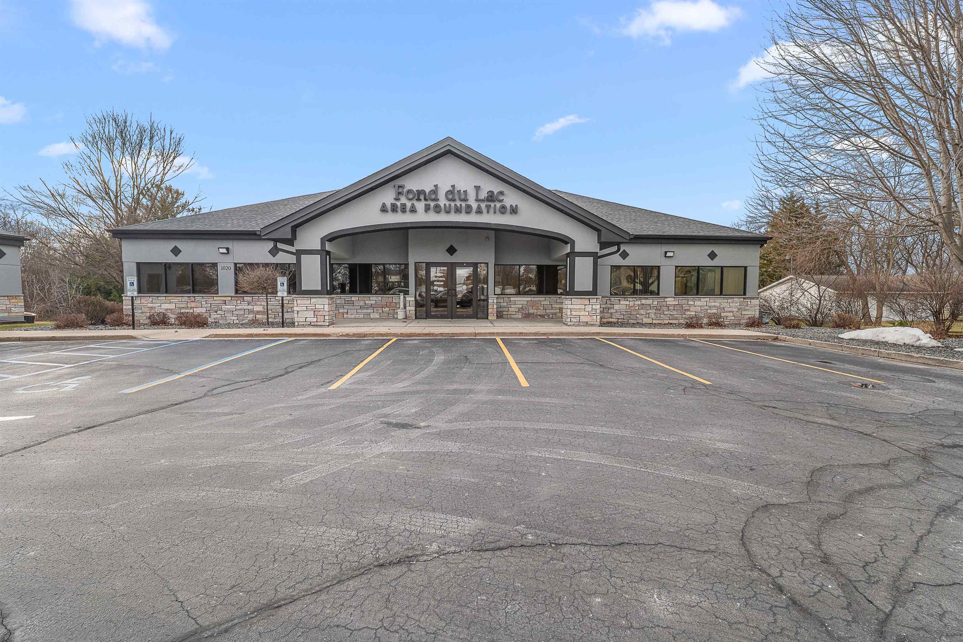 Photo 1 of 17 — 1020 S MAIN Street A, FOND DU LAC, WI 54935
