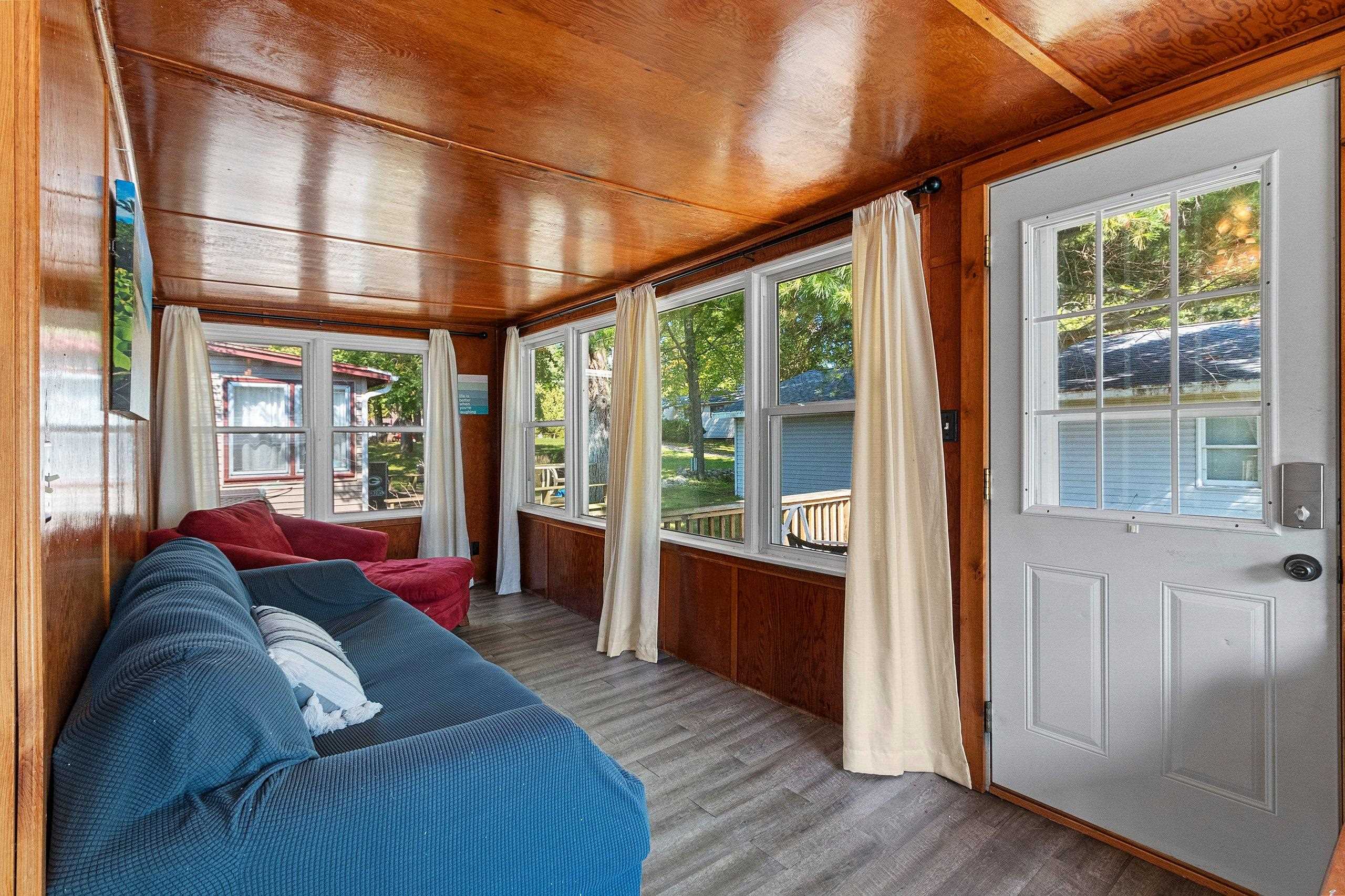 Shawano, Wisconsin 54166, United States, 2 Bedrooms Bedrooms, ,1 BathroomBathrooms,Residential,Active,211020