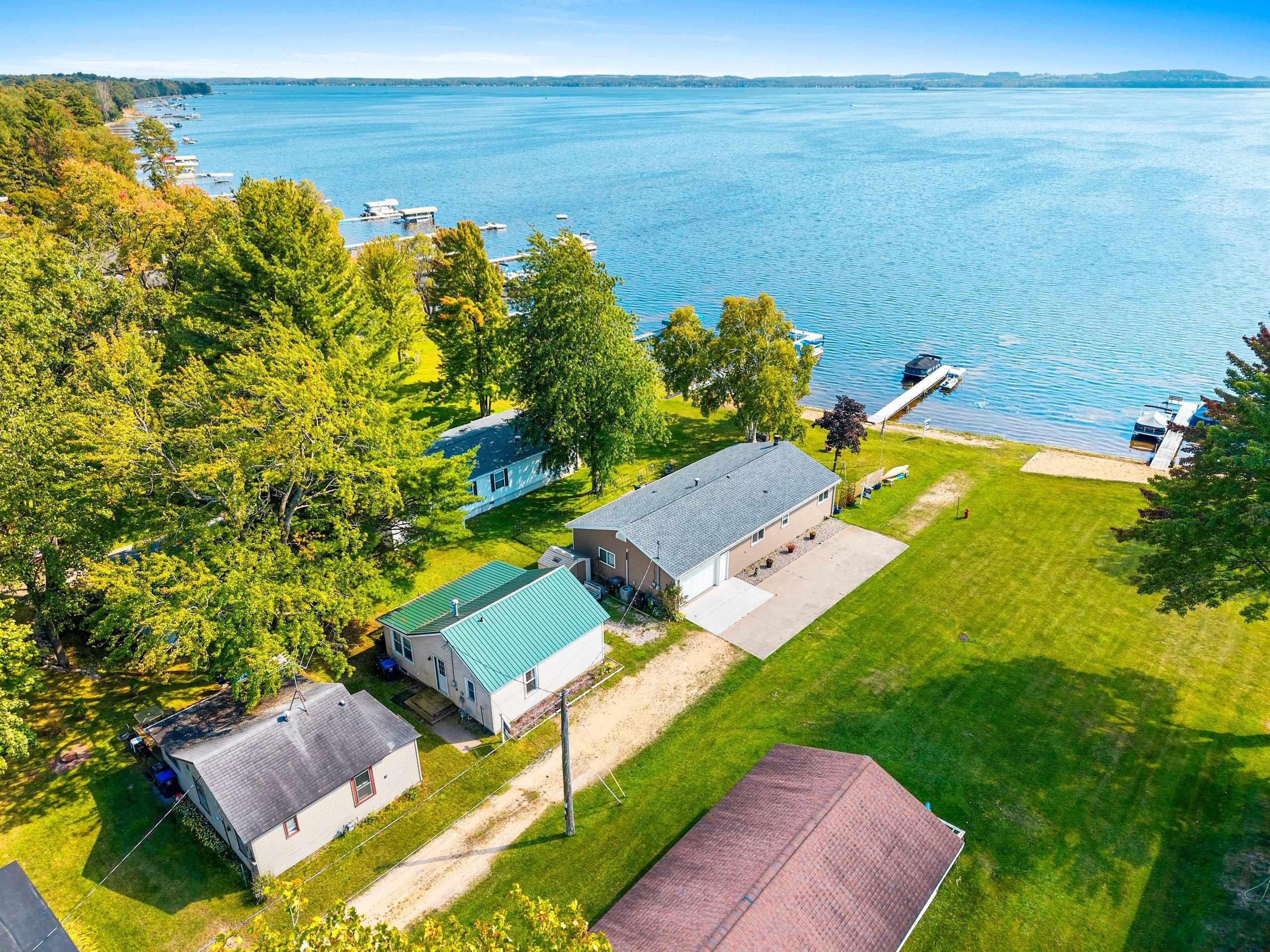 Shawano, Wisconsin 54166, United States, 2 Bedrooms Bedrooms, ,1 BathroomBathrooms,Residential,Active,211020