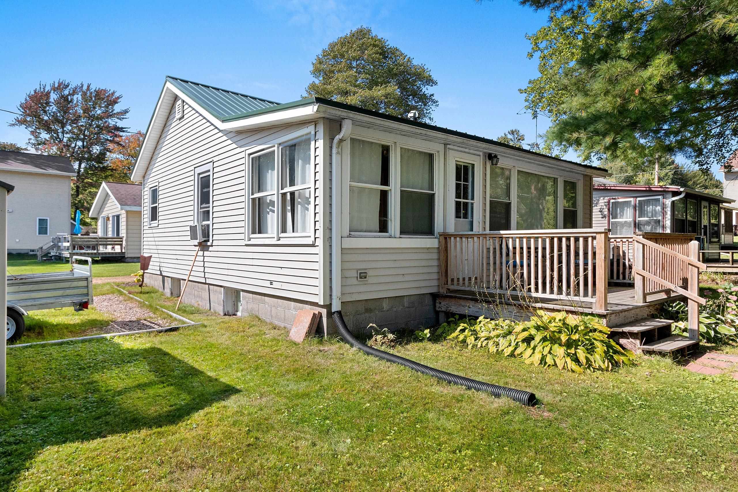 Shawano, Wisconsin 54166, United States, 2 Bedrooms Bedrooms, ,1 BathroomBathrooms,Residential,Active,211020