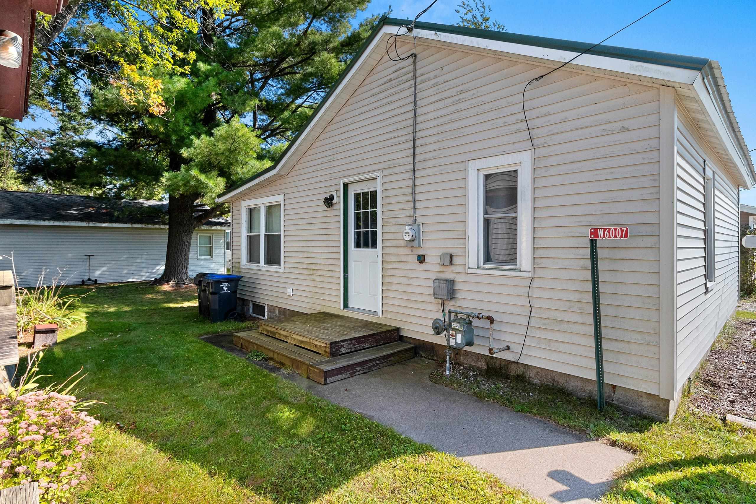 Shawano, Wisconsin 54166, United States, 2 Bedrooms Bedrooms, ,1 BathroomBathrooms,Residential,Active,211020