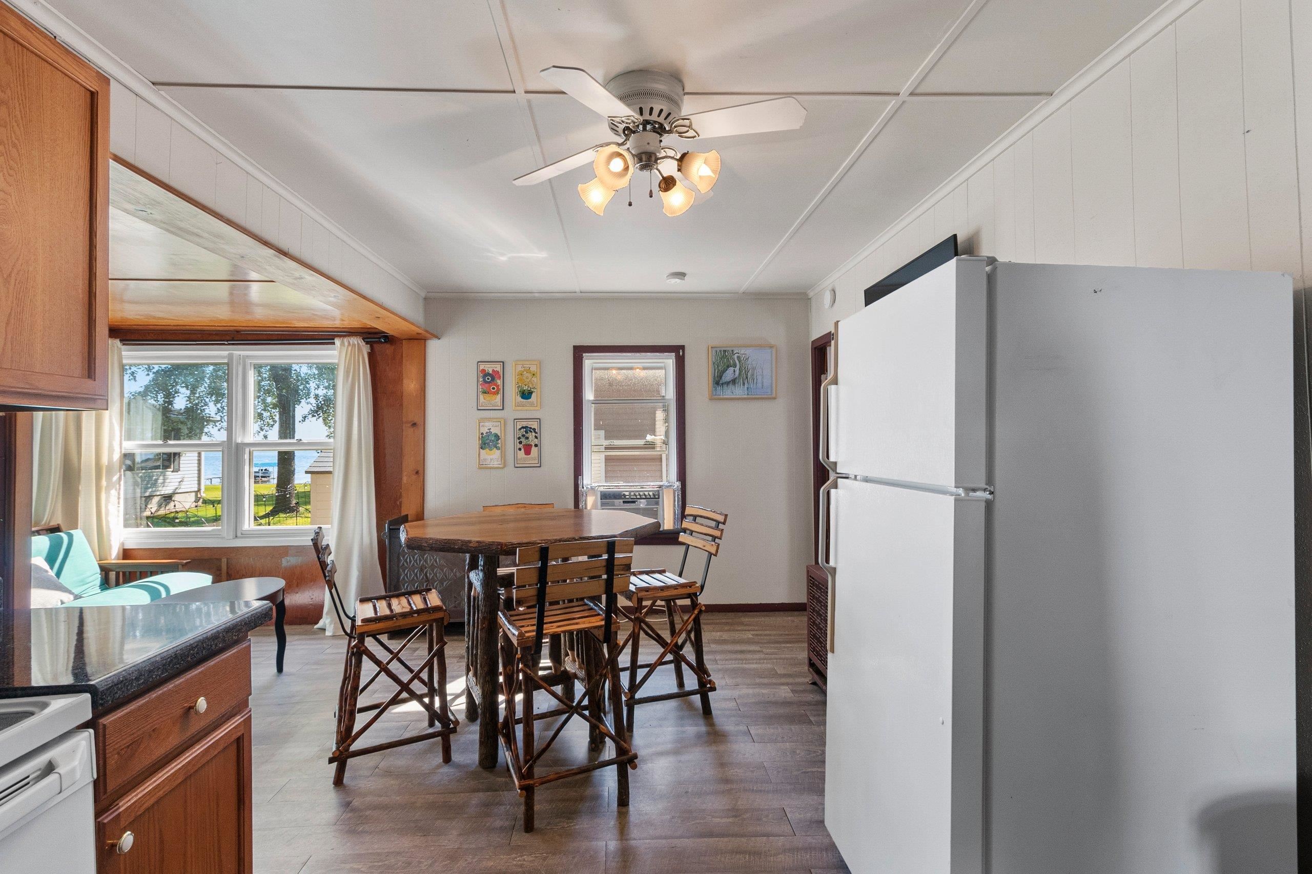 Shawano, Wisconsin 54166, United States, 2 Bedrooms Bedrooms, ,1 BathroomBathrooms,Residential,Active,211020