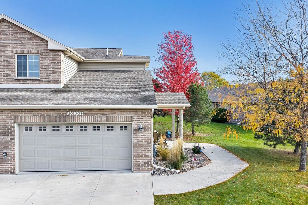 Photo of 2362 E PLANK Circle #D, APPLETON, WI 54915 (MLS # 50317514)