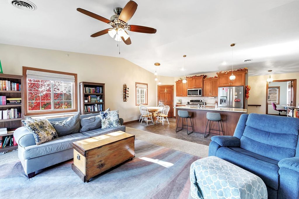 Photo of 2362 E PLANK Circle #D, APPLETON, WI 54915 (MLS # 50317514)