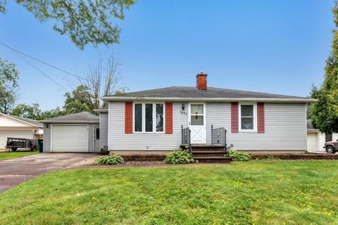 Photo of 1853 GLENVIEW Avenue, GREEN BAY, WI 54303 (MLS # 50332781)