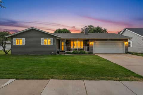 Photo of 1814 BRIQUELET Street, GREEN BAY, WI 54304 (MLS # 50330146)