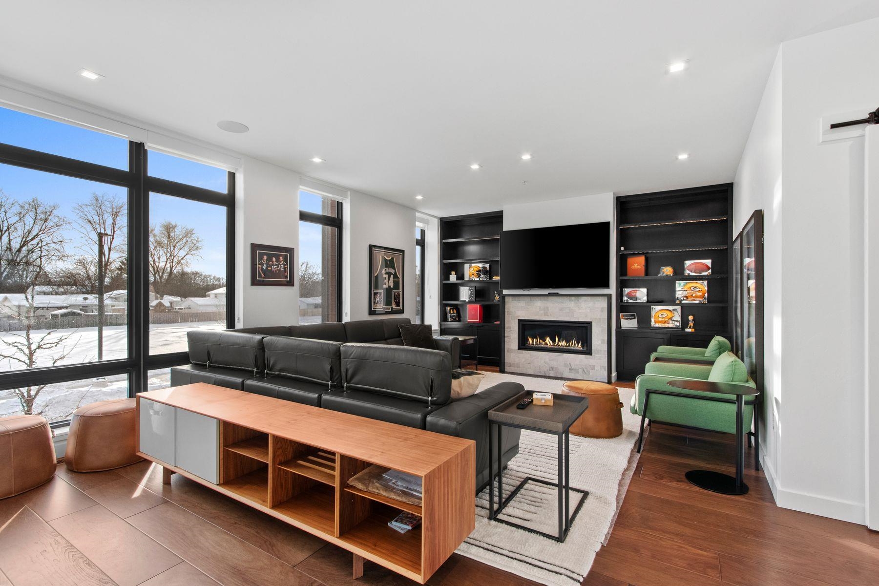 1110 BROOKWOOD Drive