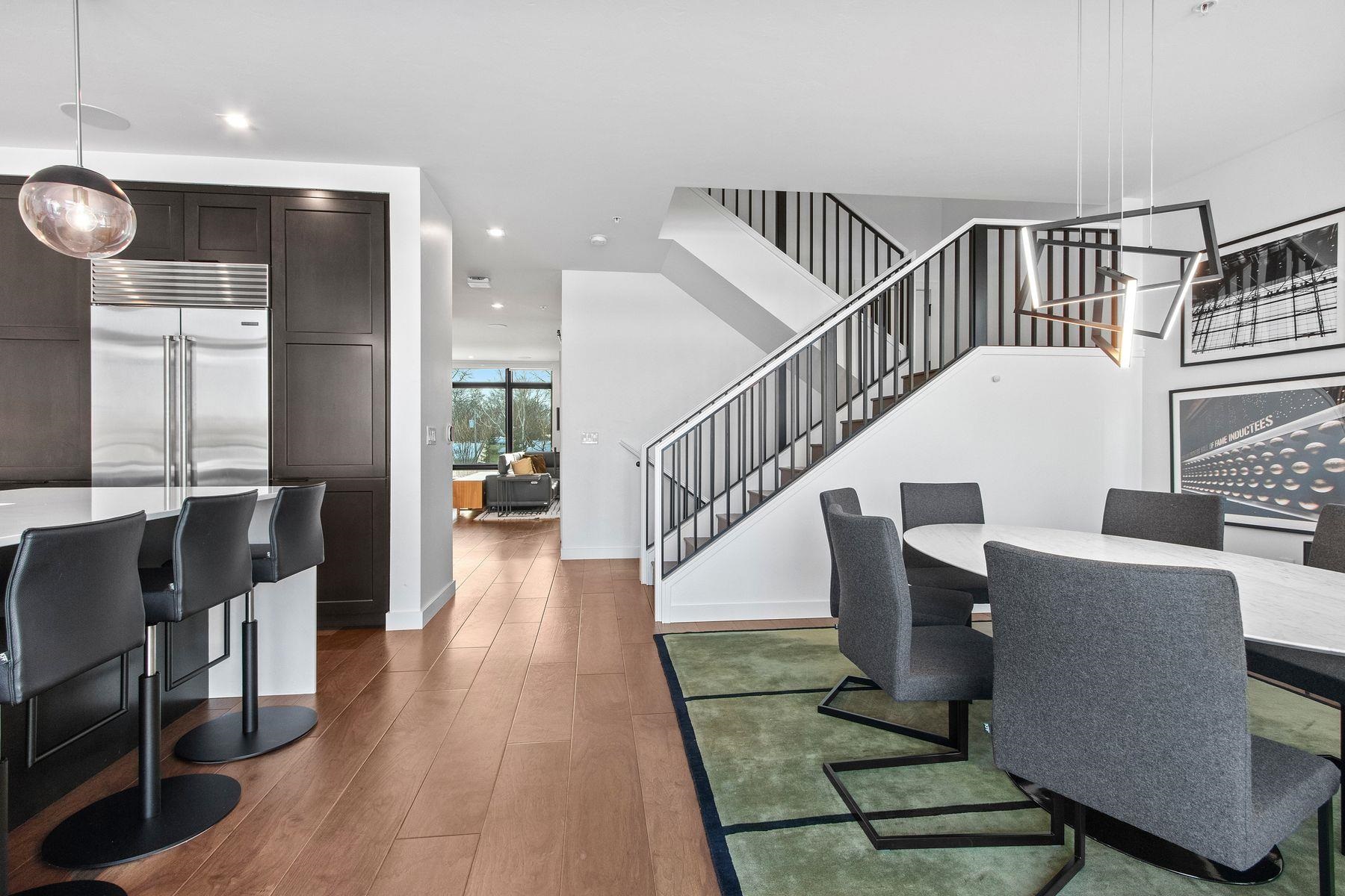 1110 BROOKWOOD Drive