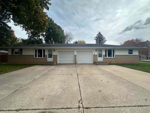 308 S MAPLE Street BLACK CREEK WI 54106