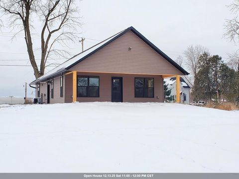 Photo of 247 E MADISON Street, CLINTONVILLE, WI 54929 (MLS # 50319006)