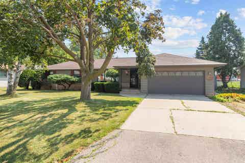 Photo of 1187 LORETTA Avenue, MENASHA, WI 54952 (MLS # 50330662)