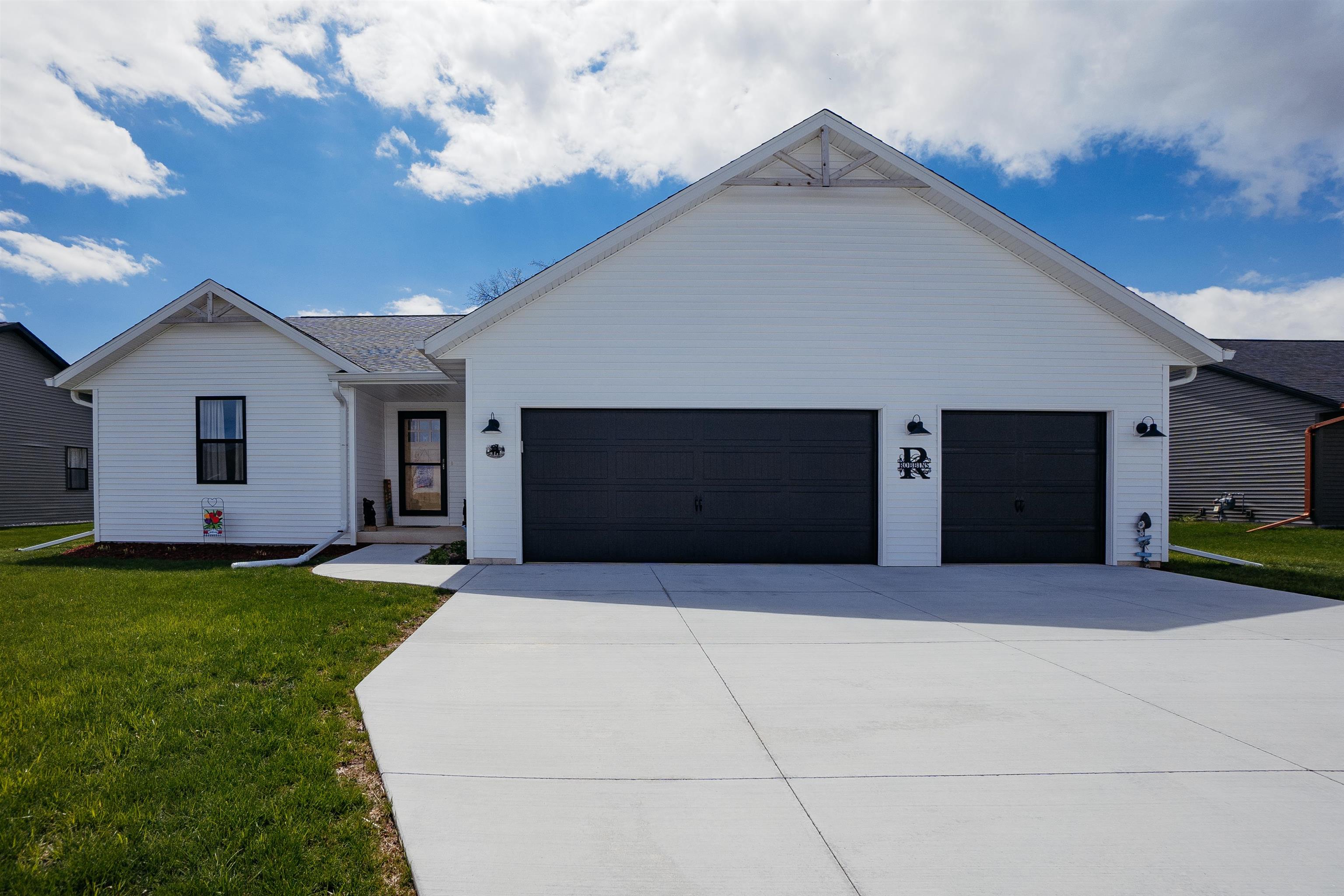Photo 1 of 35 — 349 PRAIRIE FOX Street, NORTH FOND DU LAC, WI 54937