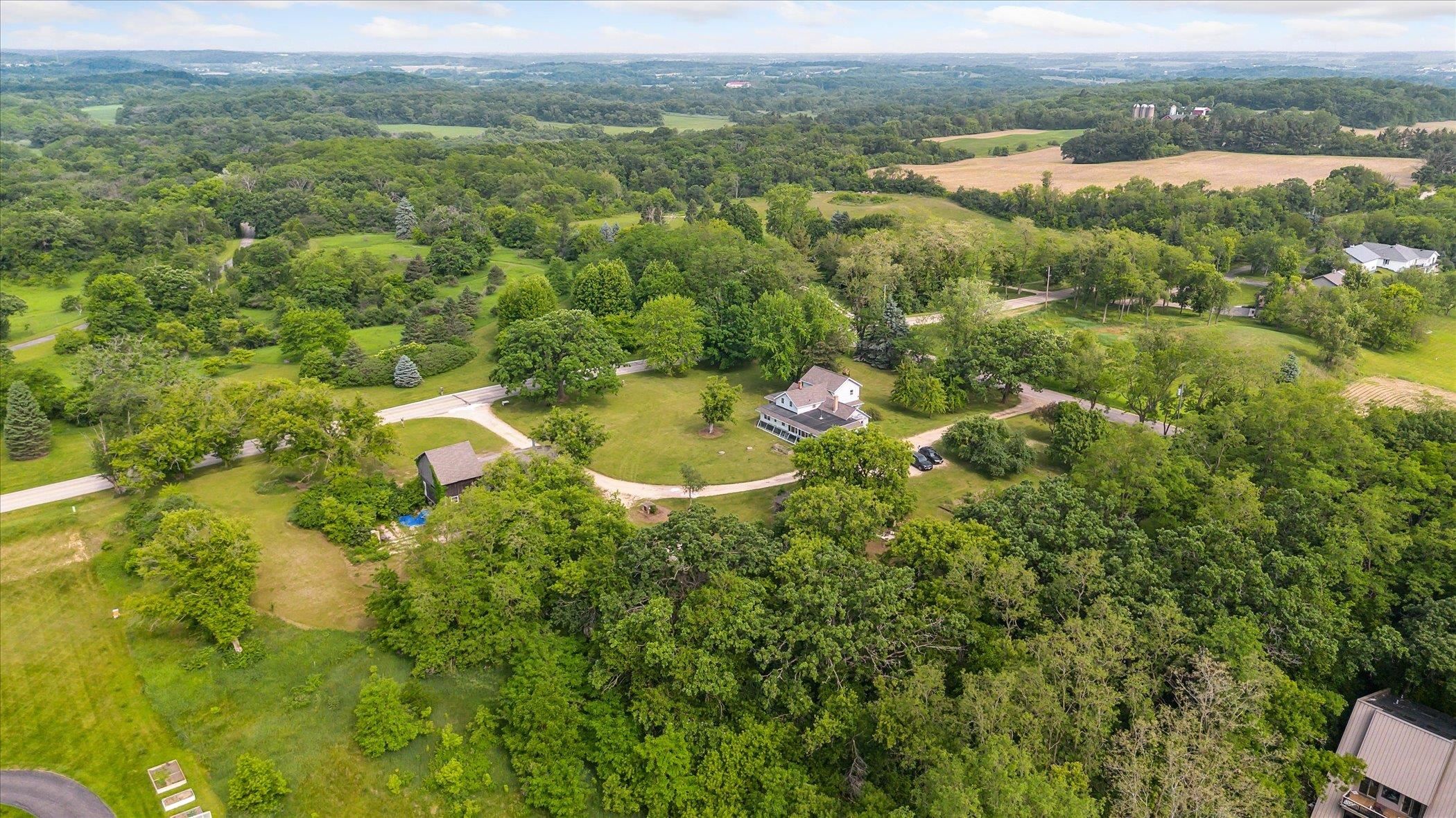 Burlington, Wisconsin 53105, United States, 4 Bedrooms Bedrooms, ,3 BathroomsBathrooms,Residential,Active,146230