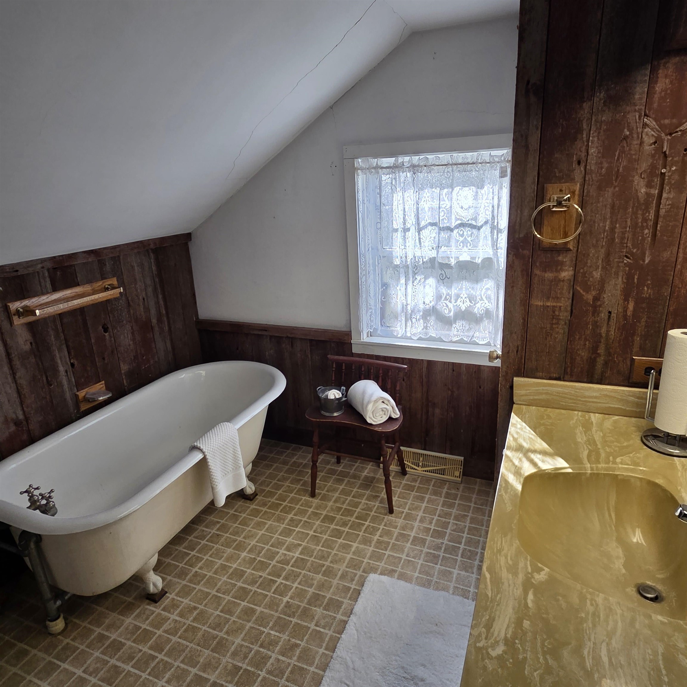 Burlington, Wisconsin 53105, United States, 4 Bedrooms Bedrooms, ,3 BathroomsBathrooms,Residential,Active,146230