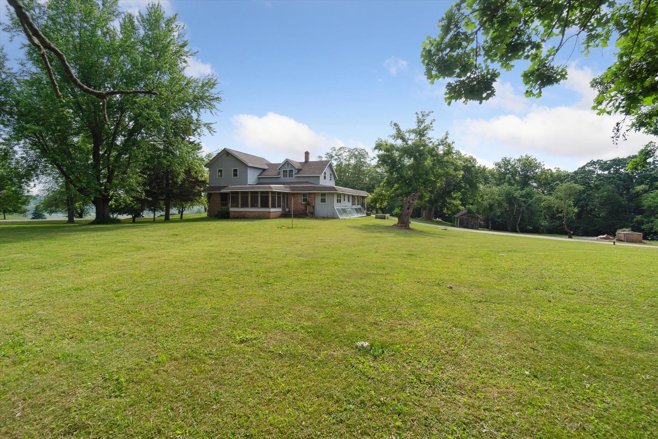 Burlington, Wisconsin 53105, United States, 4 Bedrooms Bedrooms, ,3 BathroomsBathrooms,Residential,Active,146230