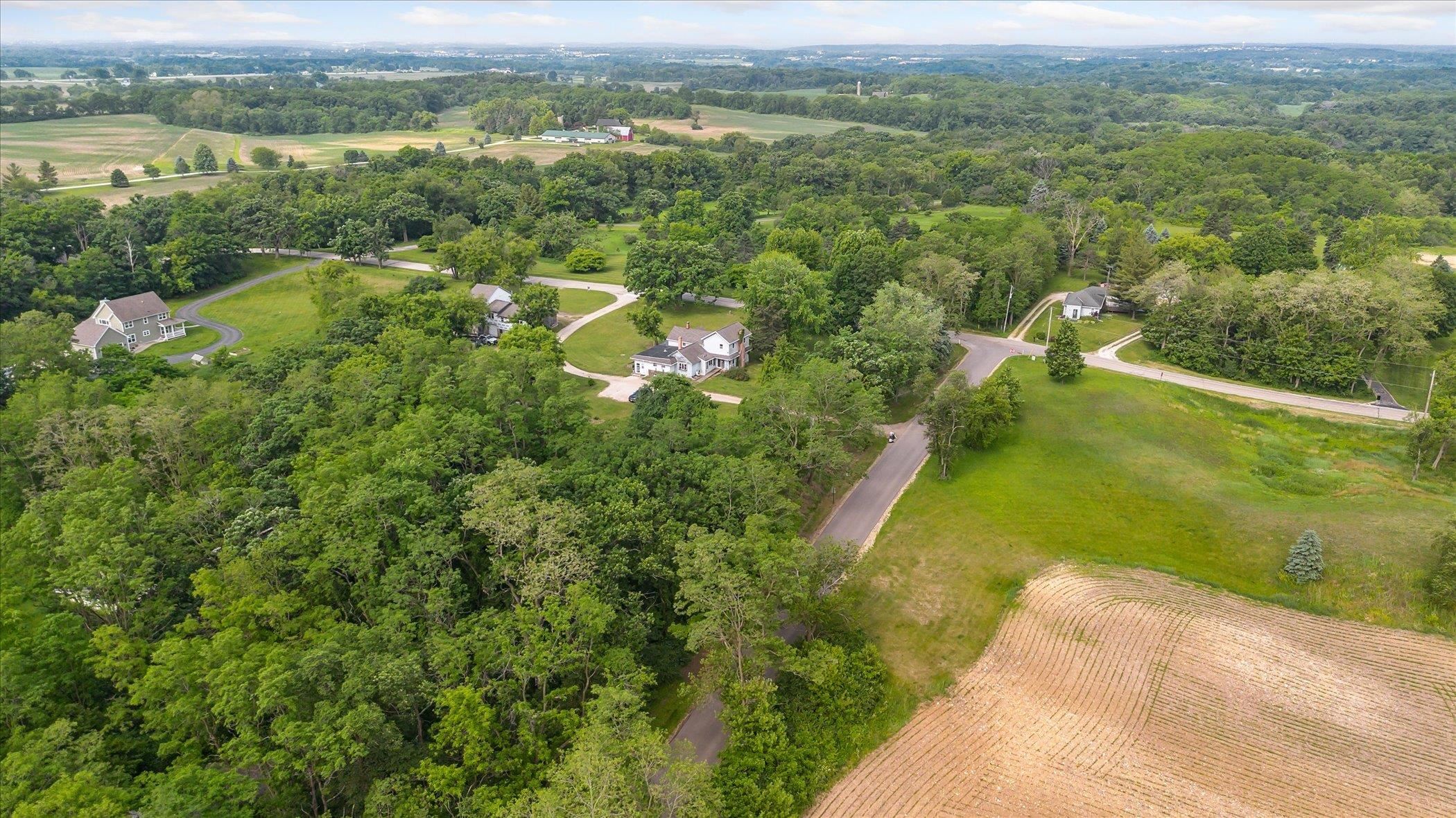 Burlington, Wisconsin 53105, United States, 4 Bedrooms Bedrooms, ,3 BathroomsBathrooms,Residential,Active,146230