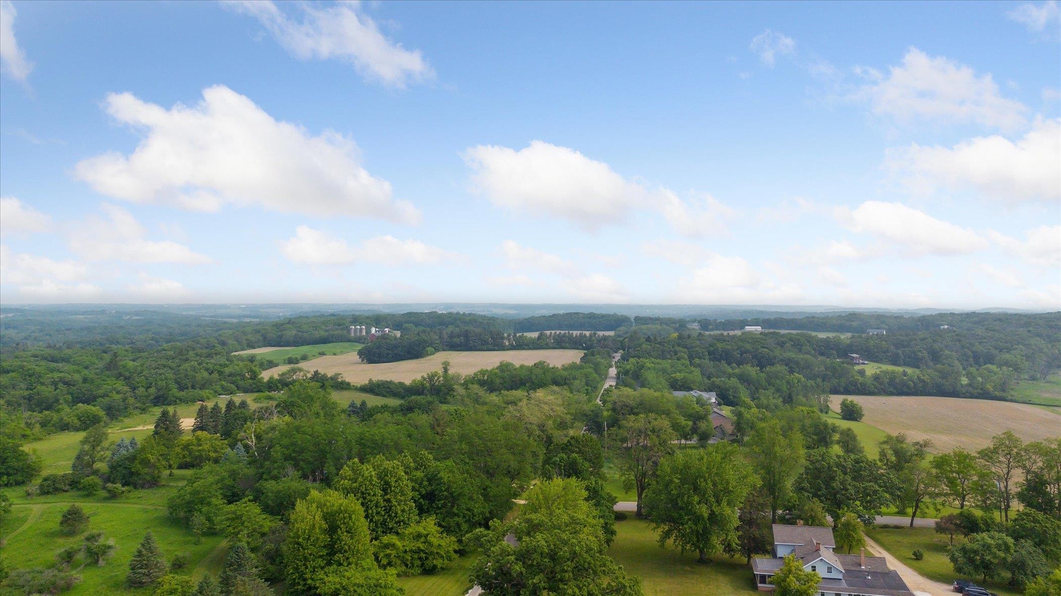 Burlington, Wisconsin 53105, United States, 4 Bedrooms Bedrooms, ,3 BathroomsBathrooms,Residential,Active,146230