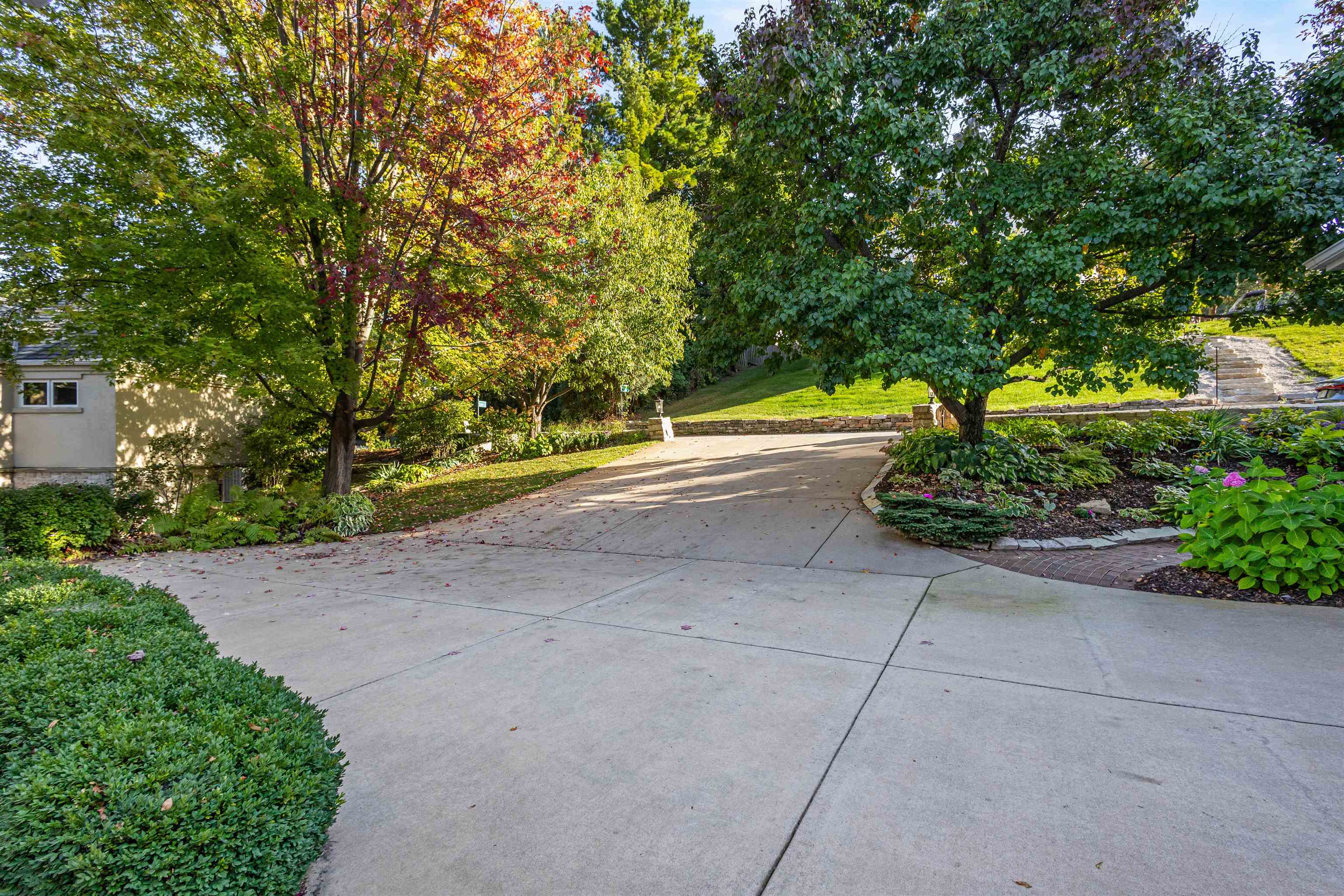 5881 SHORE ACRES Road