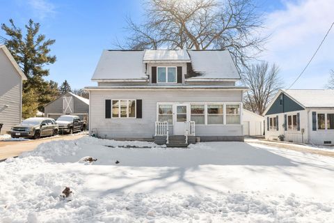 Photo of 563 CLARK Street, MANAWA, WI 54949 (MLS # 50321477)
