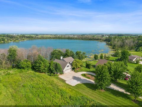 Photo of 789 S NEUMEYER Lane, BRILLION, WI 54110 (MLS # 50311643)