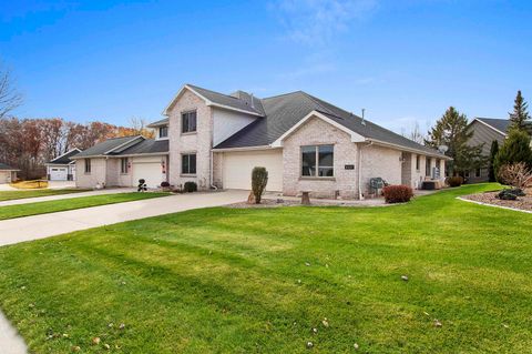 Photo of 4027 PONCE DE LEON Boulevard, HOBART, WI 54155 (MLS # 50318320)