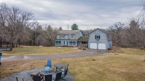 Photo of 8716 FOUNTAIN GROVE Road, AMHERST, WI 54406 (MLS # 50322016)