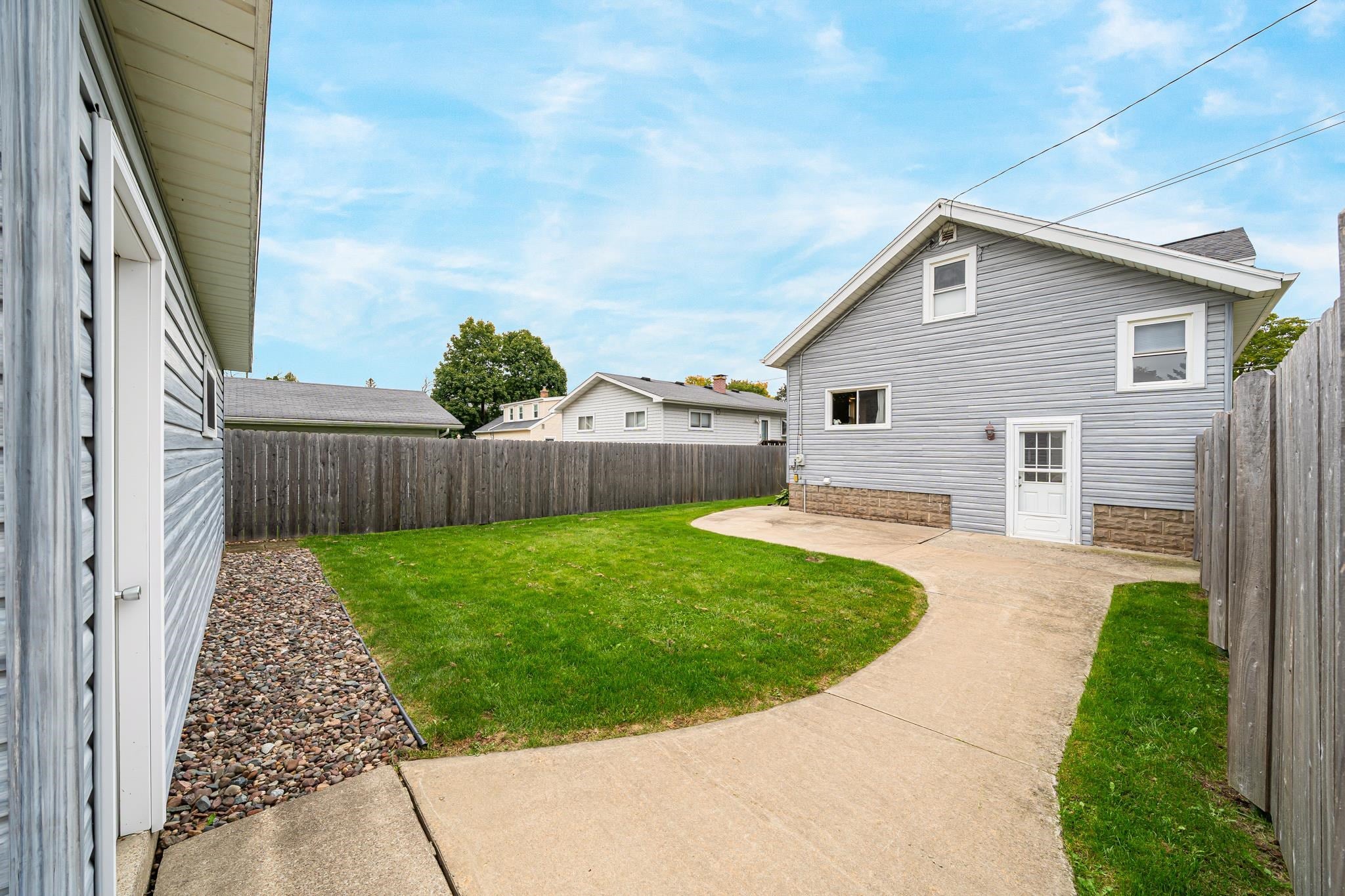 703 N SAWYER Street