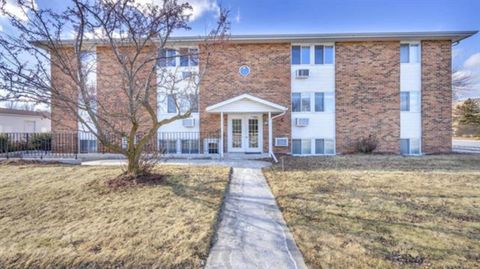 Photo of 1106 S 7TH Street #1, SHEBOYGAN, WI 53081 (MLS # 50316103)