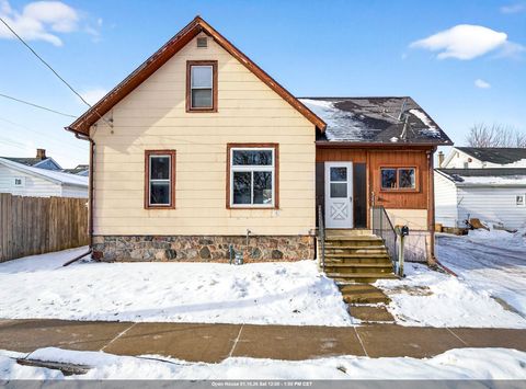 Photo of 311 ISABELLA Street, NEENAH, WI 54956 (MLS # 50319634)